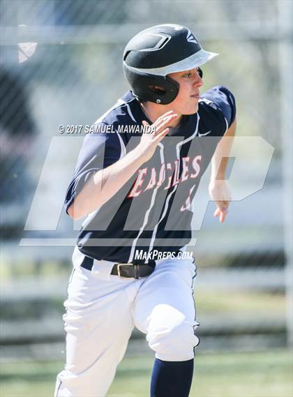 Thumbnail 3 in Brentwood School vs. Verdugo Hills photogallery.