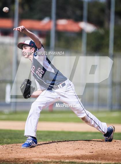 Thumbnail 1 in Brentwood School vs. Verdugo Hills photogallery.
