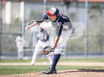 Thumbnail 3 in Brentwood School vs. Verdugo Hills photogallery.