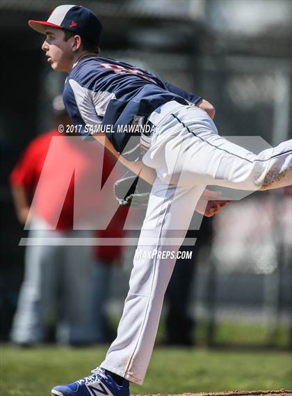Thumbnail 1 in Brentwood School vs. Verdugo Hills photogallery.