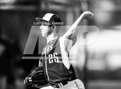 Thumbnail 2 in Brentwood School vs. Verdugo Hills photogallery.