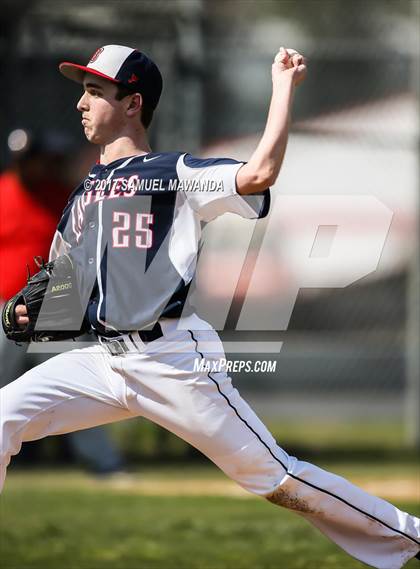 Thumbnail 2 in Brentwood School vs. Verdugo Hills photogallery.