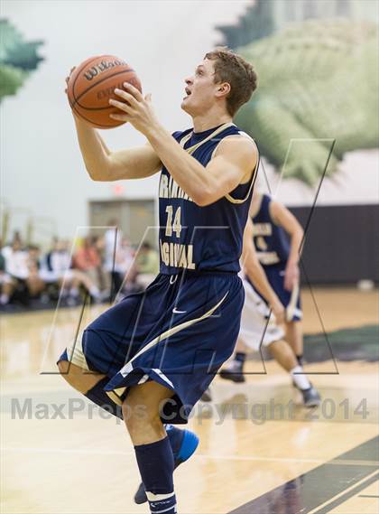 Thumbnail 2 in Franklin Regional vs. Gateway photogallery.