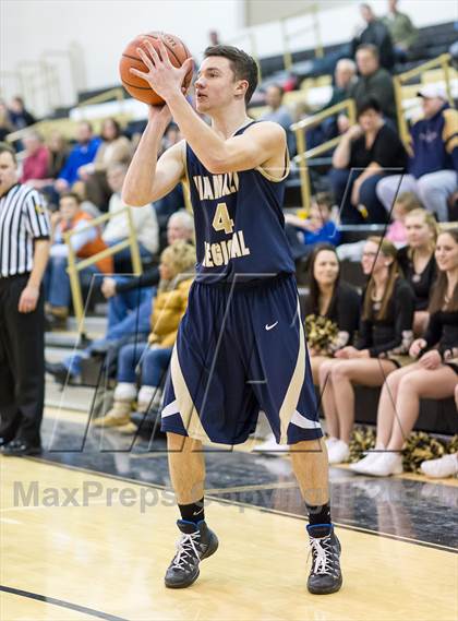 Thumbnail 3 in Franklin Regional vs. Gateway photogallery.