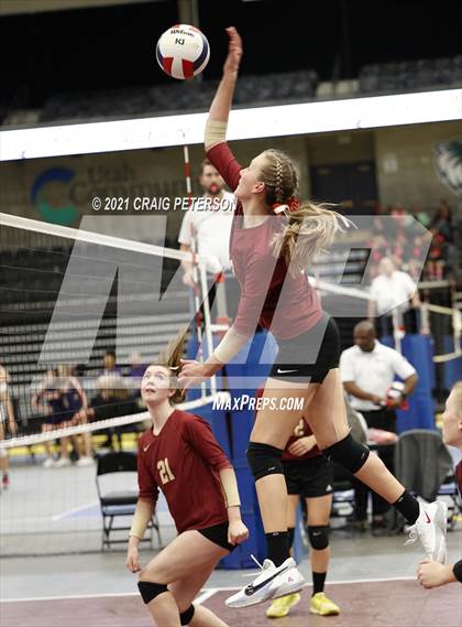 Thumbnail 3 in Sky View vs Cedar (UHSAA 4A Quarterfinal Playoff) photogallery.