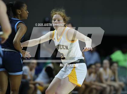 Thumbnail 2 in DeQueen vs. Pulaski Academy (AAA 4A State Final) photogallery.