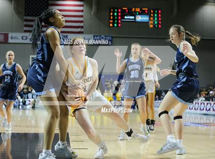 Thumbnail 2 in DeQueen vs. Pulaski Academy (AAA 4A State Final) photogallery.