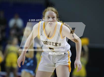 Thumbnail 2 in DeQueen vs. Pulaski Academy (AAA 4A State Final) photogallery.