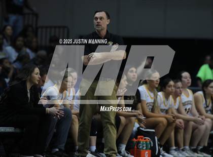 Thumbnail 1 in DeQueen vs. Pulaski Academy (AAA 4A State Final) photogallery.