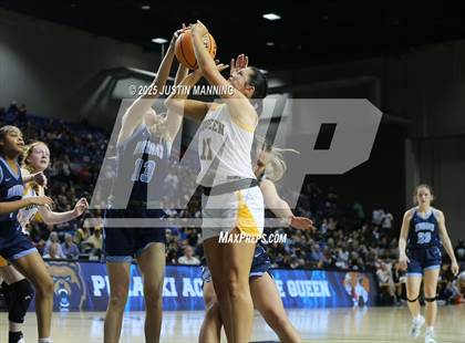 Thumbnail 1 in DeQueen vs. Pulaski Academy (AAA 4A State Final) photogallery.