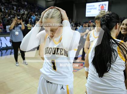 Thumbnail 2 in DeQueen vs. Pulaski Academy (AAA 4A State Final) photogallery.