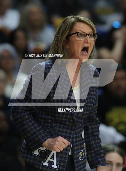Thumbnail 1 in DeQueen vs. Pulaski Academy (AAA 4A State Final) photogallery.