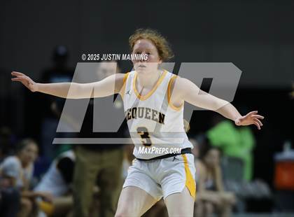 Thumbnail 1 in DeQueen vs. Pulaski Academy (AAA 4A State Final) photogallery.