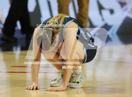 Thumbnail 1 in DeQueen vs. Pulaski Academy (AAA 4A State Final) photogallery.