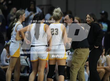 Thumbnail 2 in DeQueen vs. Pulaski Academy (AAA 4A State Final) photogallery.