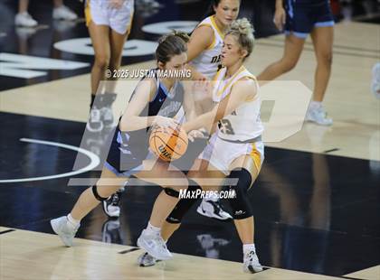 Thumbnail 1 in DeQueen vs. Pulaski Academy (AAA 4A State Final) photogallery.