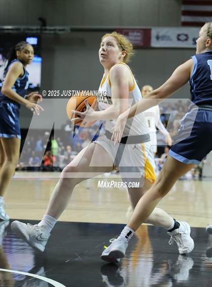 Thumbnail 2 in DeQueen vs. Pulaski Academy (AAA 4A State Final) photogallery.