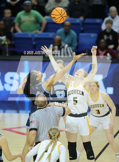 Thumbnail 3 in DeQueen vs. Pulaski Academy (AAA 4A State Final) photogallery.