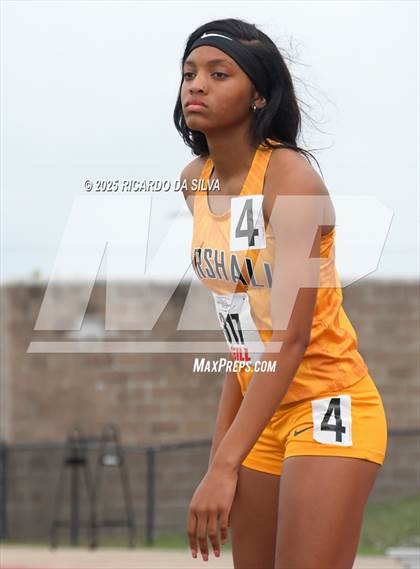 Thumbnail 2 in UIL 5A Track Region III Final photogallery.