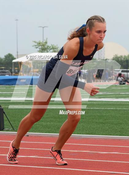 Thumbnail 2 in UIL 5A Track Region III Final photogallery.