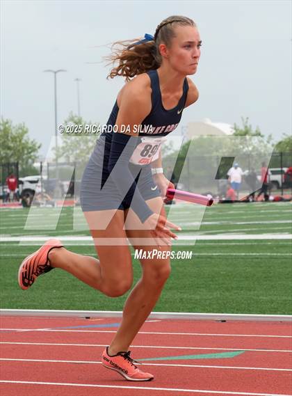 Thumbnail 2 in UIL 5A Track Region III Final photogallery.