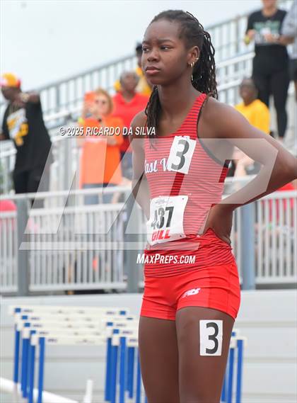 Thumbnail 2 in UIL 5A Track Region III Final photogallery.
