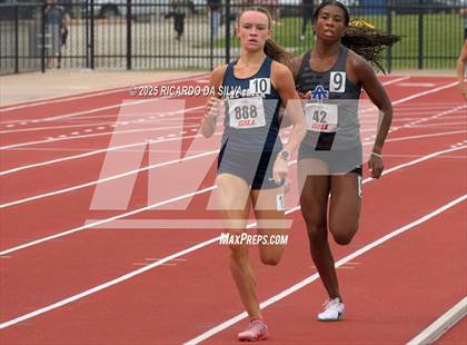 Thumbnail 2 in UIL 5A Track Region III Final photogallery.