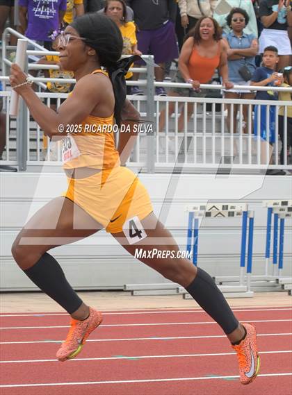 Thumbnail 3 in UIL 5A Track Region III Final photogallery.