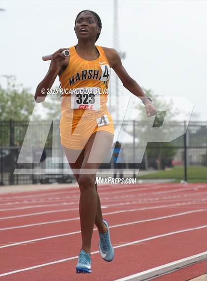 Thumbnail 2 in UIL 5A Track Region III Final photogallery.