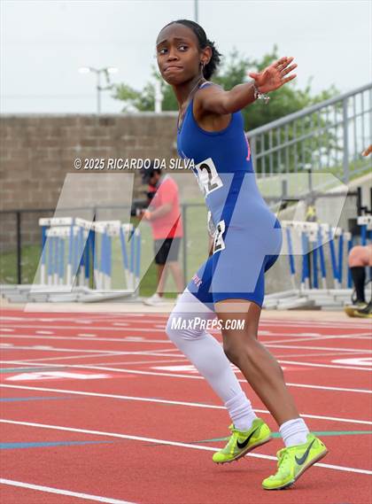 Thumbnail 3 in UIL 5A Track Region III Final photogallery.