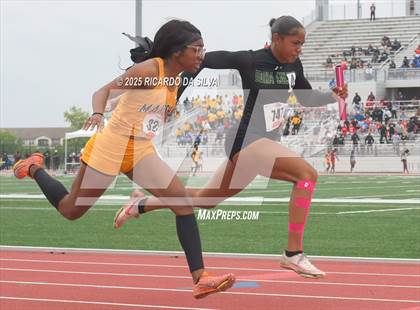 Thumbnail 2 in UIL 5A Track Region III Final photogallery.