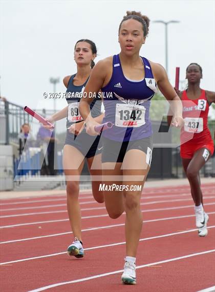 Thumbnail 3 in UIL 5A Track Region III Final photogallery.