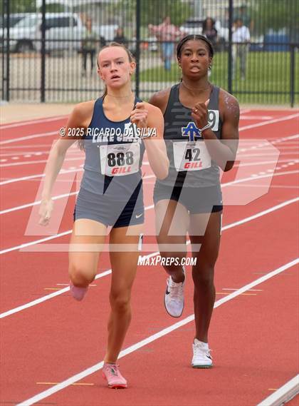 Thumbnail 3 in UIL 5A Track Region III Final photogallery.