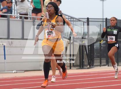 Thumbnail 2 in UIL 5A Track Region III Final photogallery.