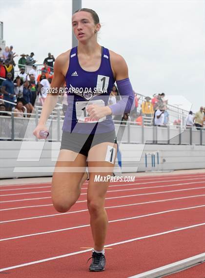 Thumbnail 2 in UIL 5A Track Region III Final photogallery.