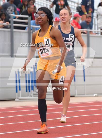 Thumbnail 2 in UIL 5A Track Region III Final photogallery.