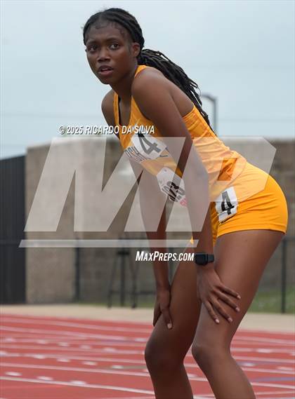 Thumbnail 3 in UIL 5A Track Region III Final photogallery.