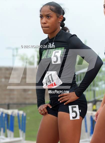 Thumbnail 2 in UIL 5A Track Region III Final photogallery.