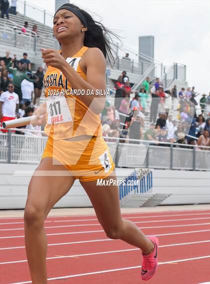 Thumbnail 2 in UIL 5A Track Region III Final photogallery.