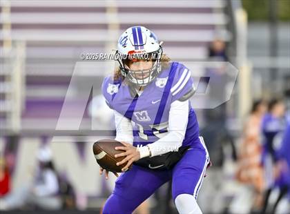 Thumbnail 3 in Logansport @ Muncie Central (IHSAA 4A Section 20 Semifinal) photogallery.