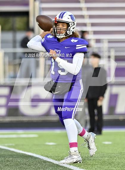 Thumbnail 2 in Logansport @ Muncie Central (IHSAA 4A Section 20 Semifinal) photogallery.