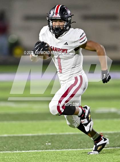 Thumbnail 3 in Logansport @ Muncie Central (IHSAA 4A Section 20 Semifinal) photogallery.