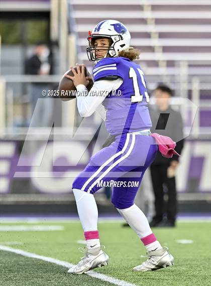 Thumbnail 1 in Logansport @ Muncie Central (IHSAA 4A Section 20 Semifinal) photogallery.