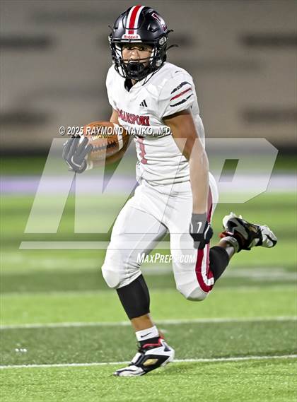 Thumbnail 2 in Logansport @ Muncie Central (IHSAA 4A Section 20 Semifinal) photogallery.