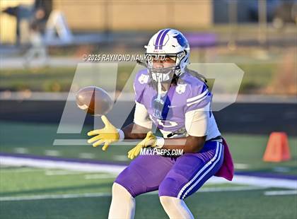 Thumbnail 2 in Logansport @ Muncie Central (IHSAA 4A Section 20 Semifinal) photogallery.