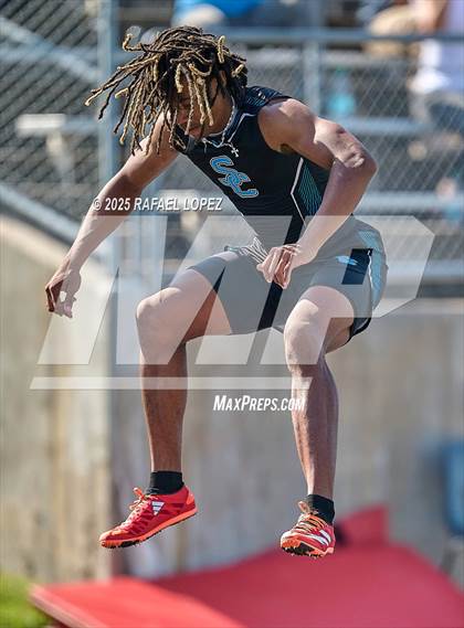 Thumbnail 1 in UIL 6A Track & Field Area 21&22 (400M) photogallery.