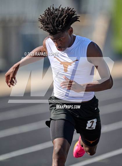 Thumbnail 2 in UIL 6A Track & Field Area 21&22 (400M) photogallery.