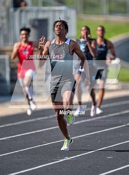 Thumbnail 3 in UIL 6A Track & Field Area 21&22 (400M) photogallery.