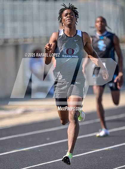 Thumbnail 2 in UIL 6A Track & Field Area 21&22 (400M) photogallery.