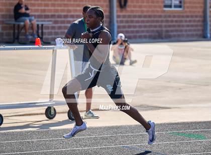 Thumbnail 1 in UIL 6A Track & Field Area 21&22 (400M) photogallery.